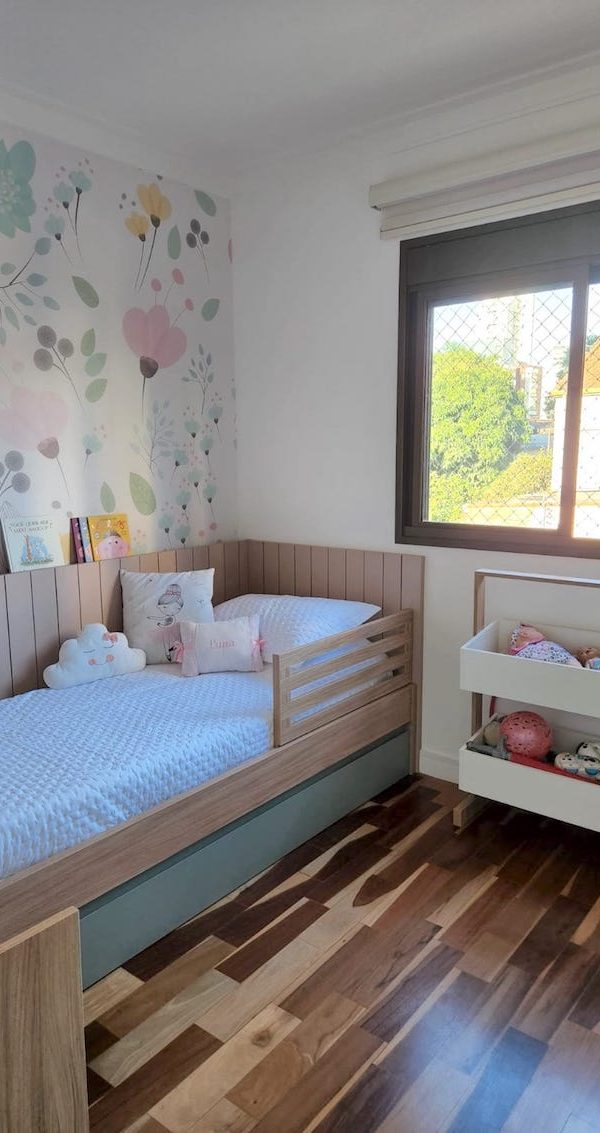 Quarto repleto de marcenaria personalizada